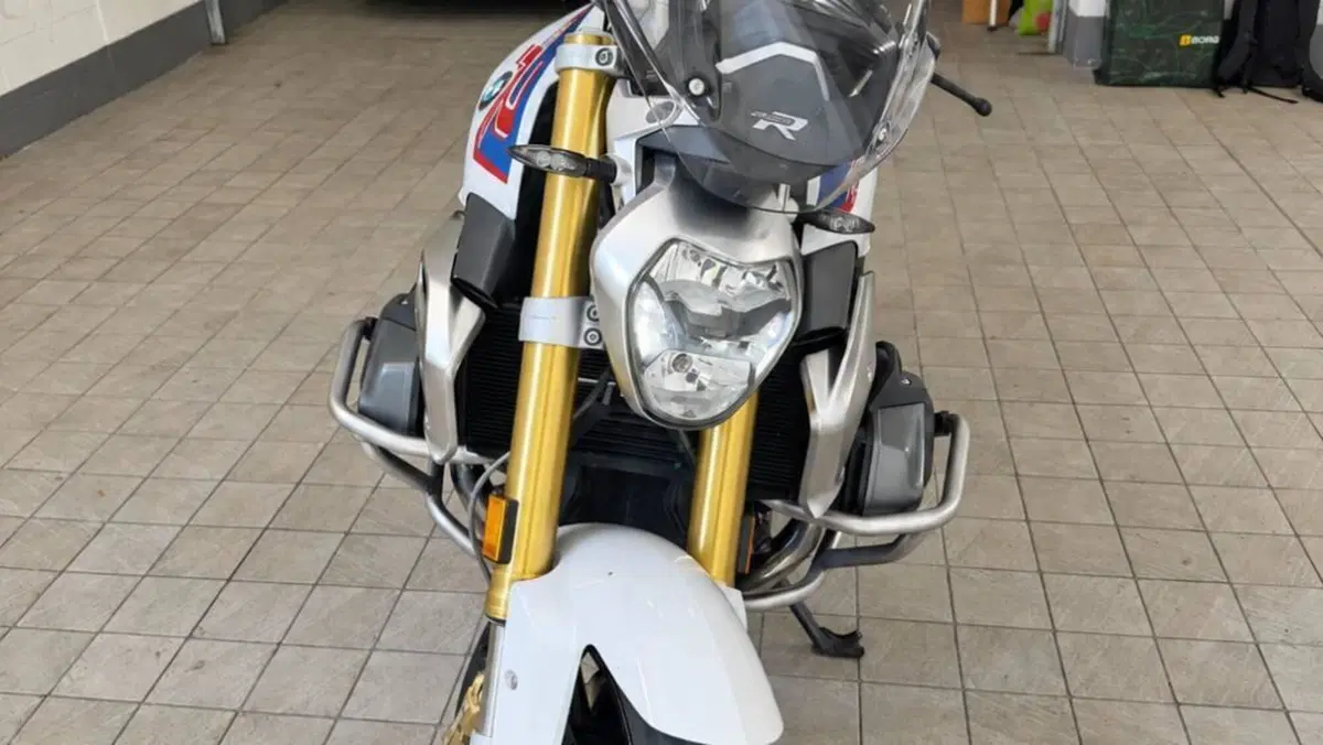 Bmw R 1250 R (2021 - 25)  (4)