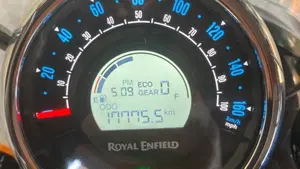 Royal Enfield Meteor 350 (2021 - 26)  (4)
