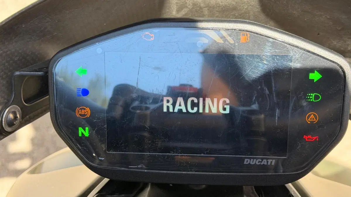 Ducati Streetfighter V2 (2022 - 24)  (3)