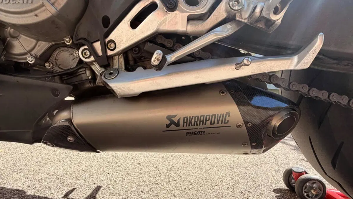 Ducati Streetfighter V2 (2022 - 24)  (6)
