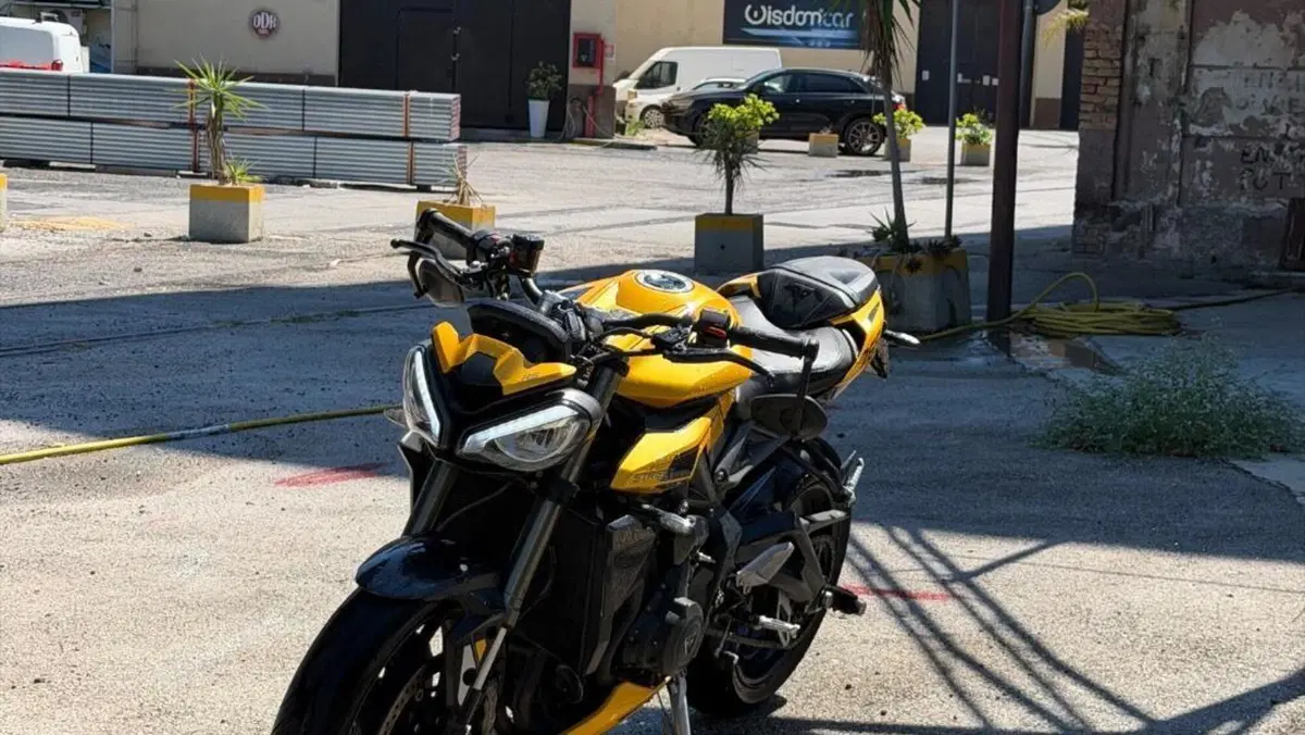 Triumph Street Triple 765 RS (2023 - 26) 