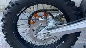KTM 250 EXC-F Six Days (2023)  (8)