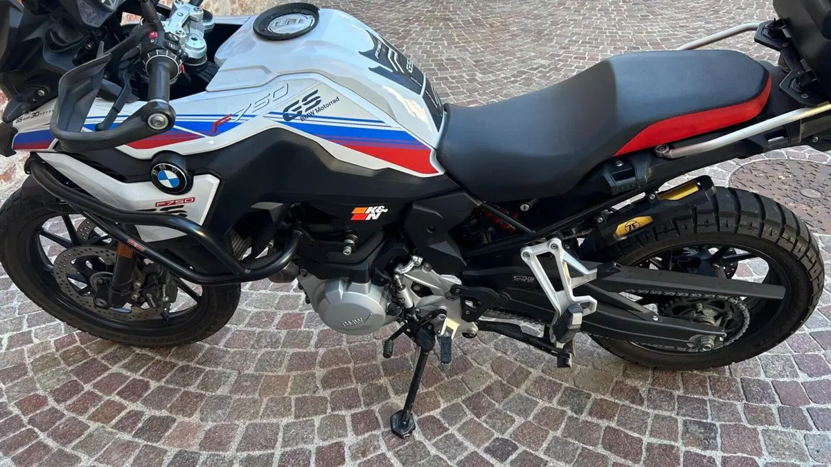 Bmw F 750 GS Edition 40 Years GS (2021)  (6)