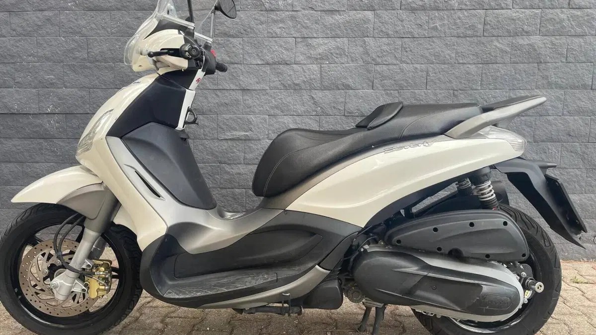 Piaggio Beverly 350 SportTouring ie (2011 - 15) 
