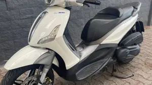 Piaggio Beverly 350 SportTouring ie (2011 - 15)  (3)