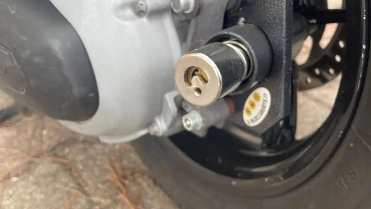 Piaggio Beverly 350 SportTouring ie (2011 - 15)  (5)