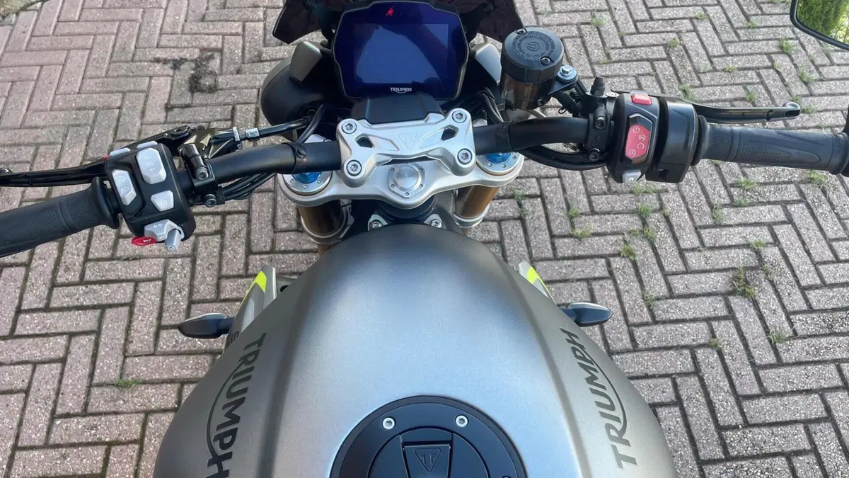 Triumph Speed Triple 1200 RS (2021 - 24)  (9)