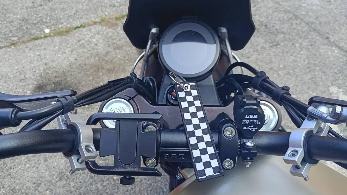 Brixton Motorcycles Crossfire 500 XC (2022 - 26)  (7)