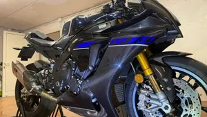 Yamaha YZF R1M (2020 - 25)  (14)