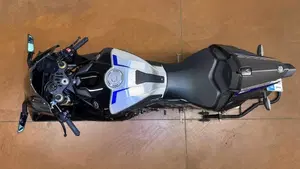 Yamaha YZF R1M (2020 - 25)  (4)