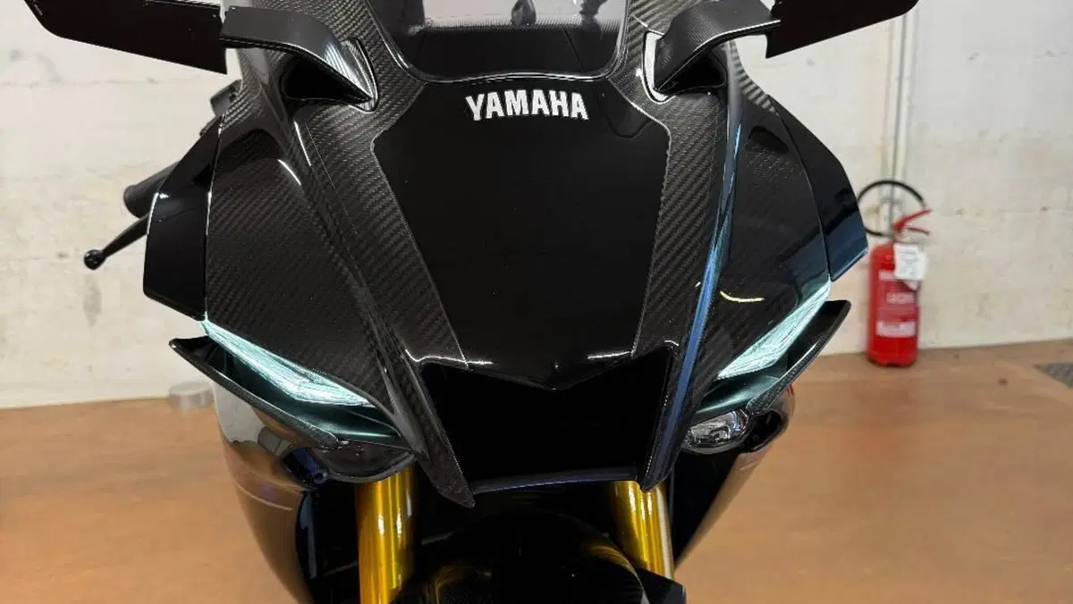 Yamaha YZF R1M (2020 - 25)  (7)