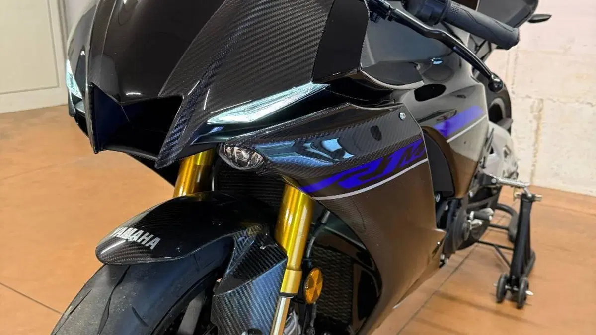 Yamaha YZF R1M (2020 - 25)  (6)