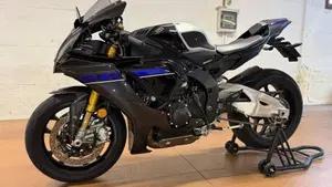 Yamaha YZF R1M (2020 - 25)  (16)
