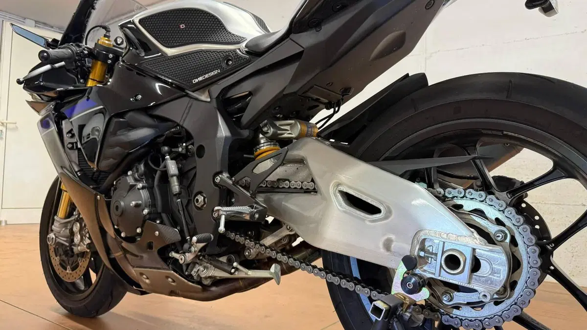 Yamaha YZF R1M (2020 - 25)  (15)