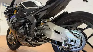 Yamaha YZF R1M (2020 - 25)  (15)