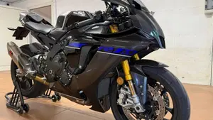 Yamaha YZF R1M (2020 - 25)  (8)