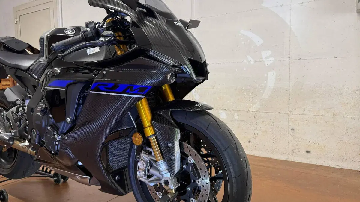 Yamaha YZF R1M (2020 - 25)  (19)