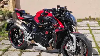 MV Agusta Brutale 1000 RS (2022 - 26) usata