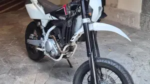 Husqvarna SMR 125 (2011 - 13)  (2)