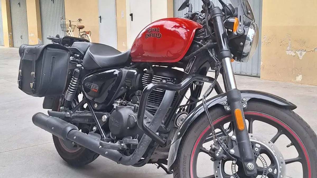 Royal Enfield Meteor 350 (2021 - 26)  (2)