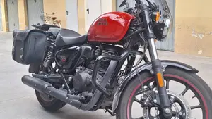 Royal Enfield Meteor 350 (2021 - 26)  (2)