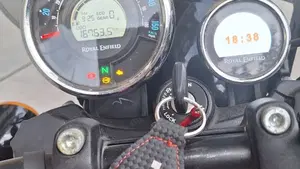 Royal Enfield Meteor 350 (2021 - 26)  (3)