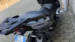 Yamaha T-Max 560 (2020 - 21)  (5)