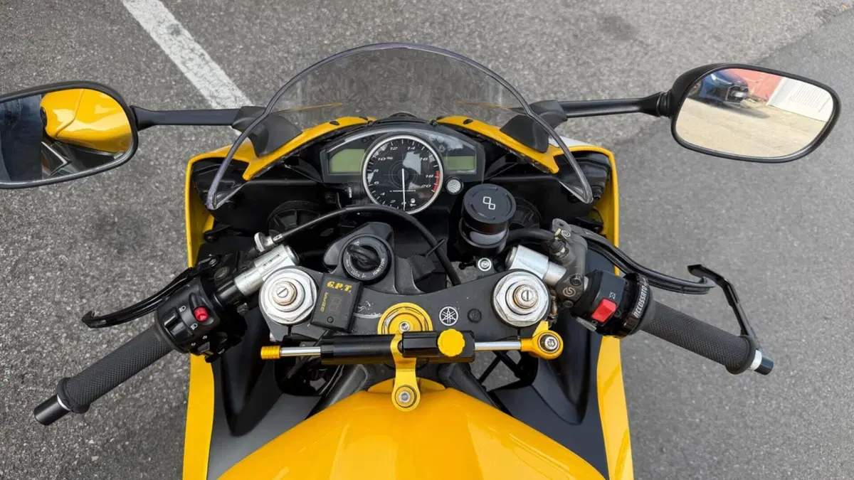 Yamaha YZF R6 (2006 - 07)  (4)