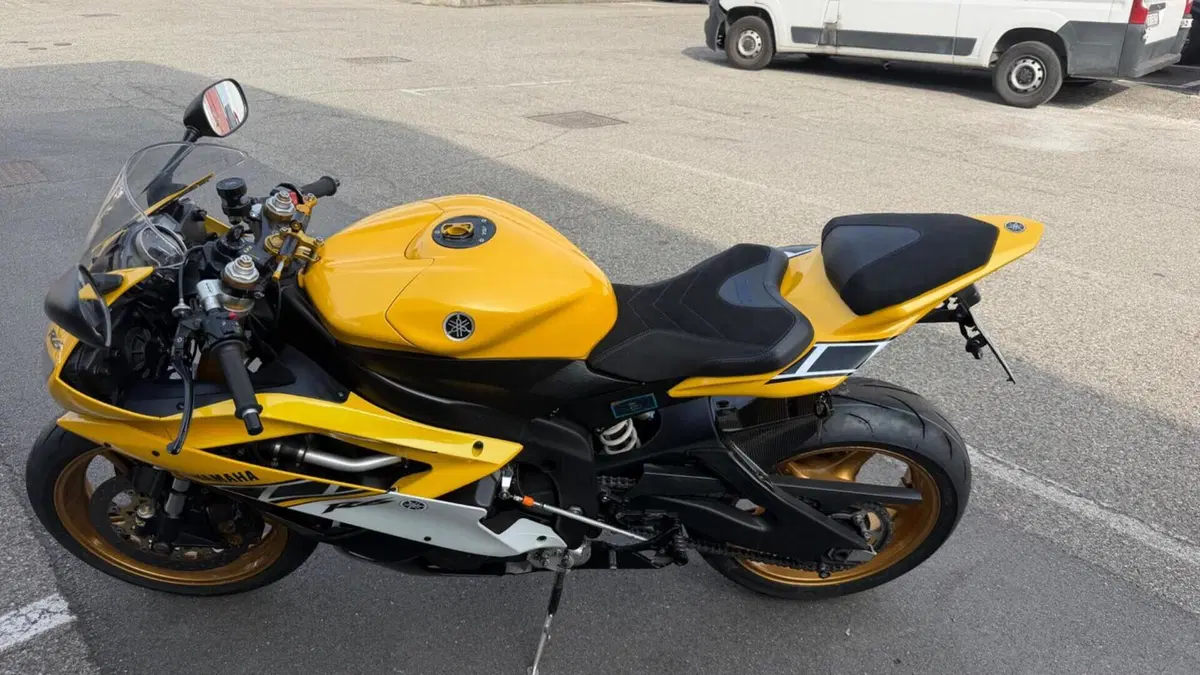 Yamaha YZF R6 (2006 - 07)  (5)