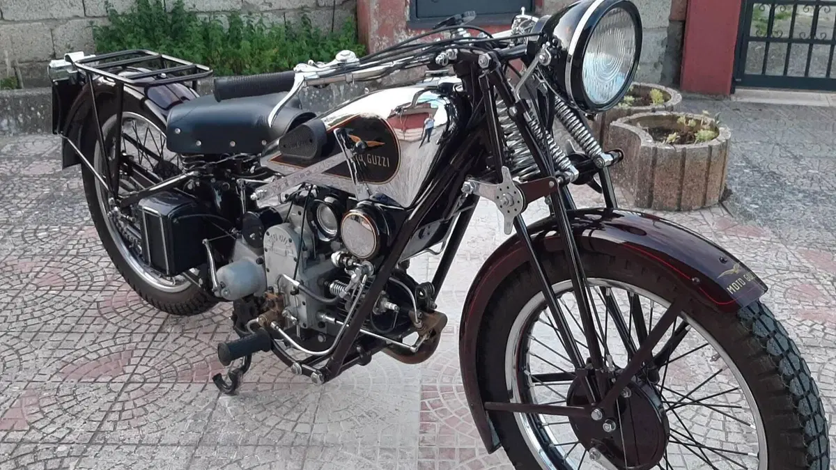 Moto Guzzi   (8)