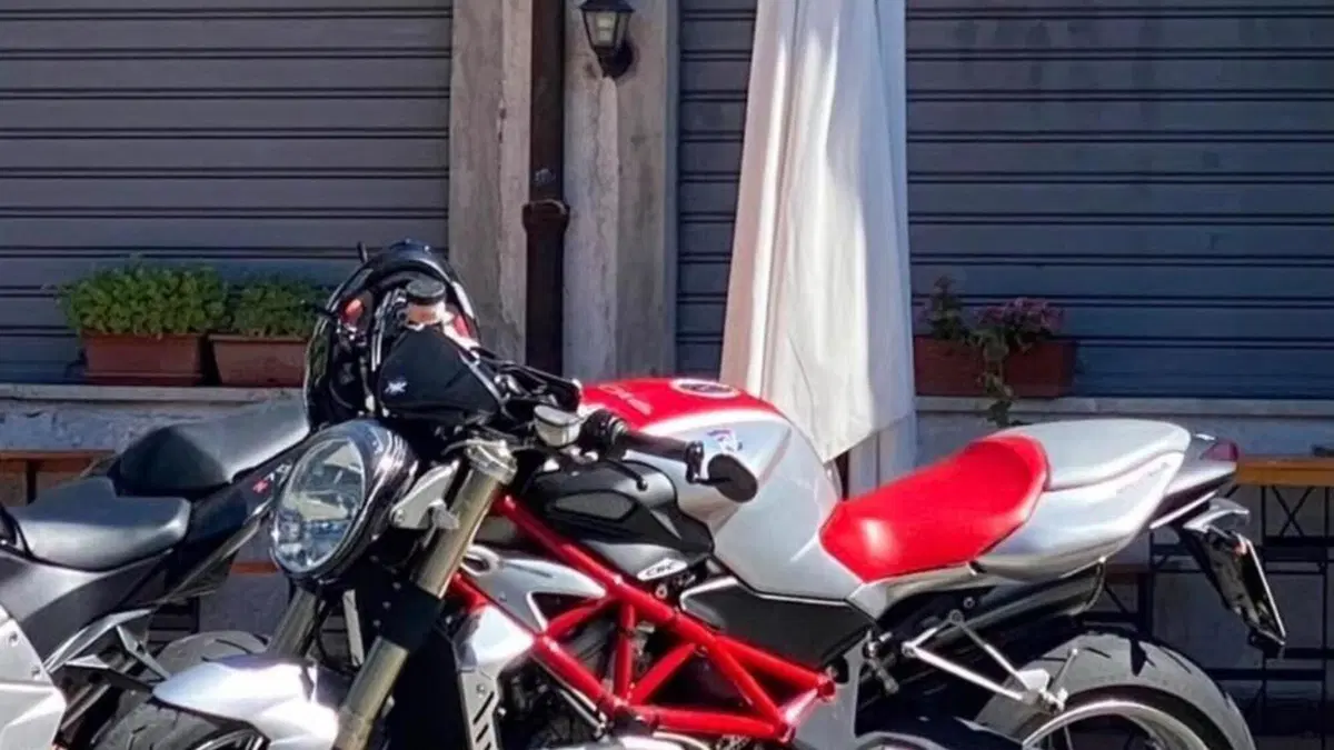 MV Agusta Brutale 910 S (2005 - 11) 