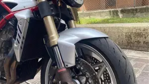 MV Agusta Brutale 910 S (2005 - 11)  (3)
