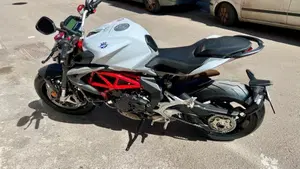 MV Agusta Brutale 800 EAS ABS (2016 - 19)  (2)