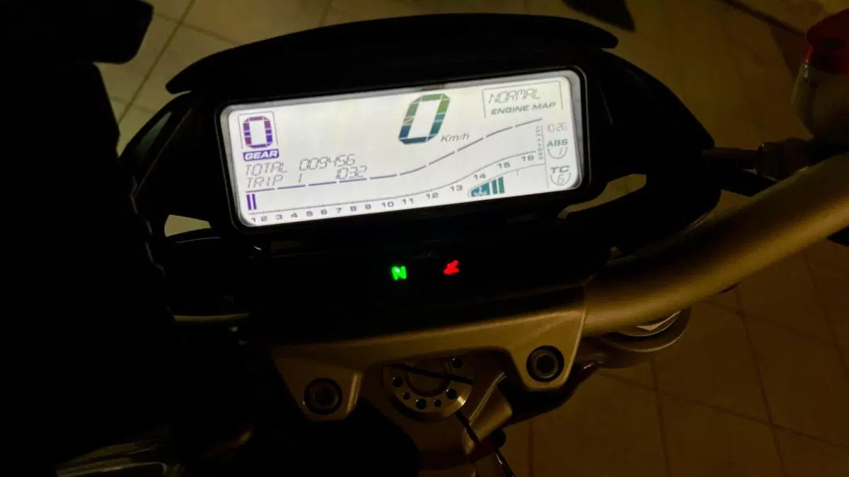 MV Agusta Brutale 800 EAS ABS (2016 - 19)  (6)