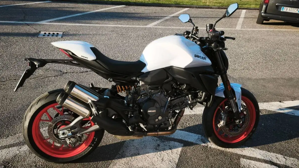 Ducati Monster 890 + (2026)  (2)