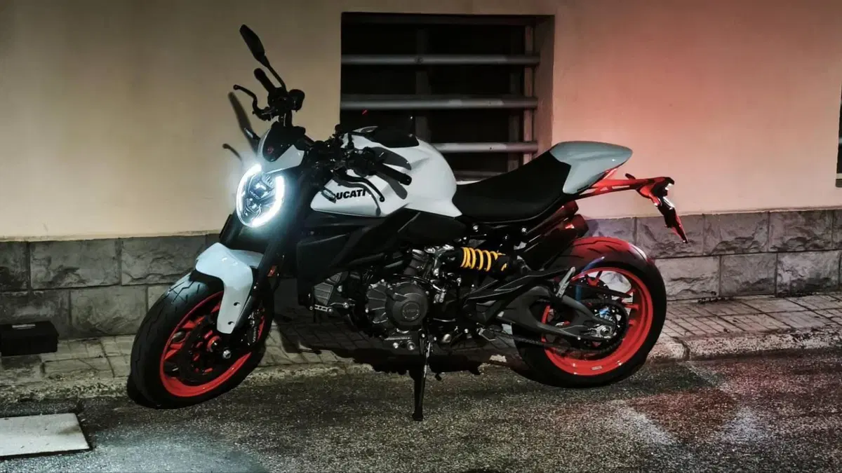 Ducati Monster 890 + (2026)  (12)
