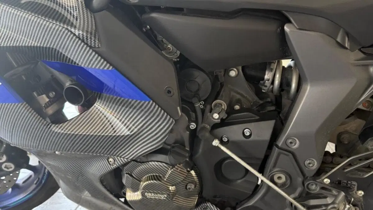 Yamaha YZF R7 (2021 - 25)  (7)