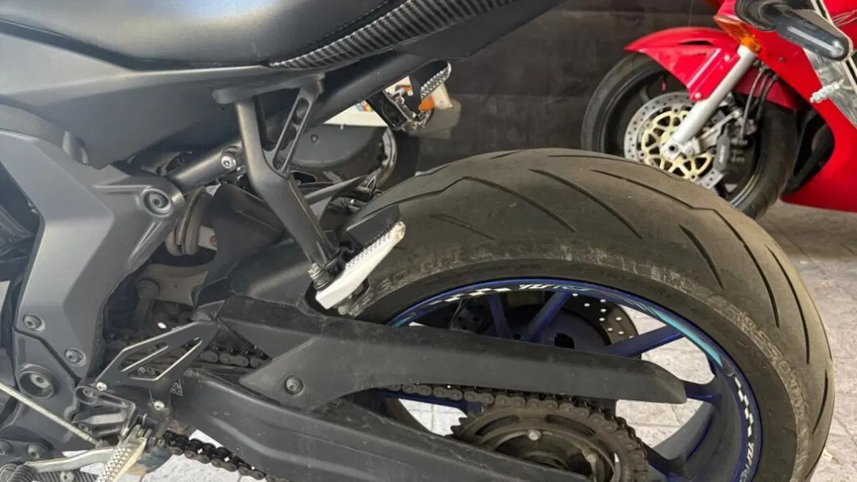 Yamaha YZF R7 (2021 - 25)  (8)