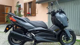 Yamaha X-Max 300 Tech Max (2021 - 24) usata
