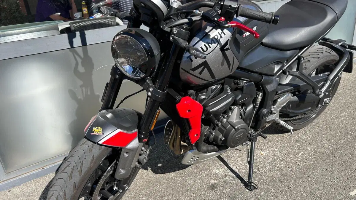 Triumph Trident 660 (2021 - 24)  (2)