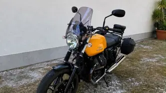 Moto Guzzi V7 II Stone (2015 - 17) usata