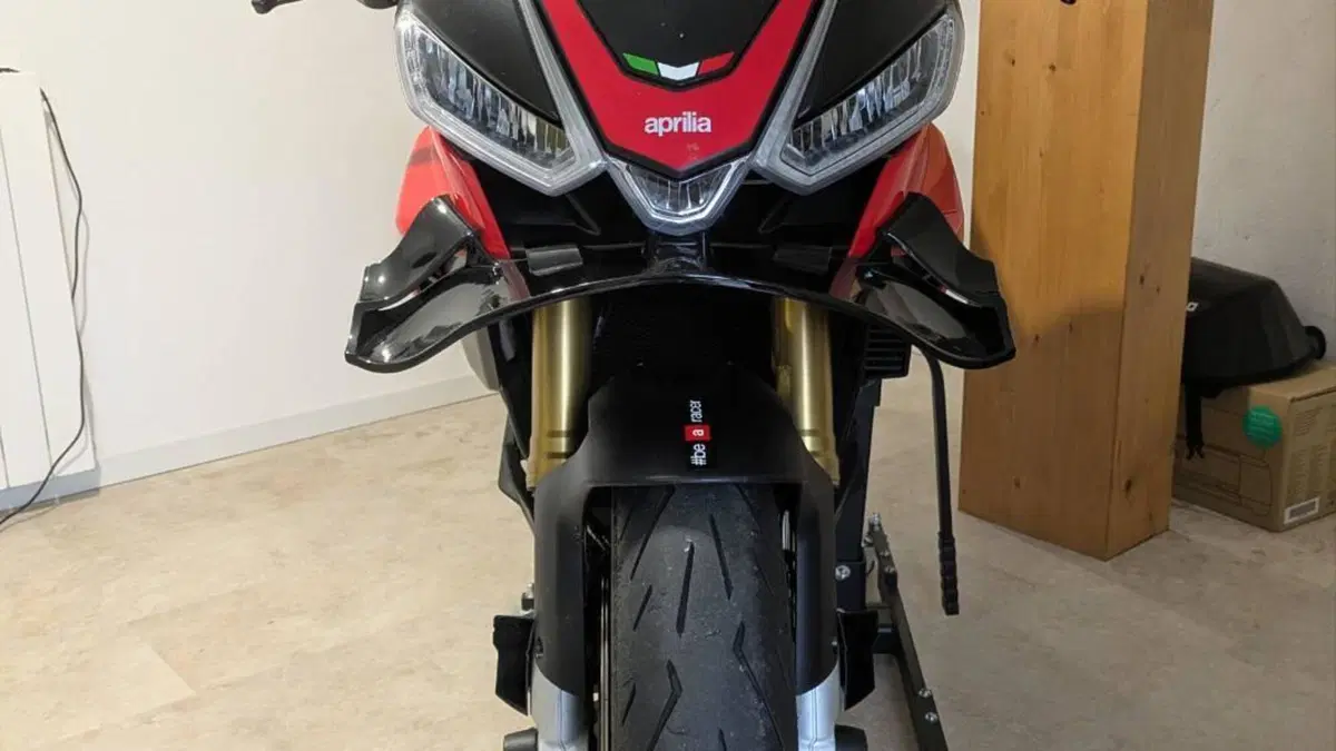 Aprilia Tuono V4 (2021 - 24)  (3)