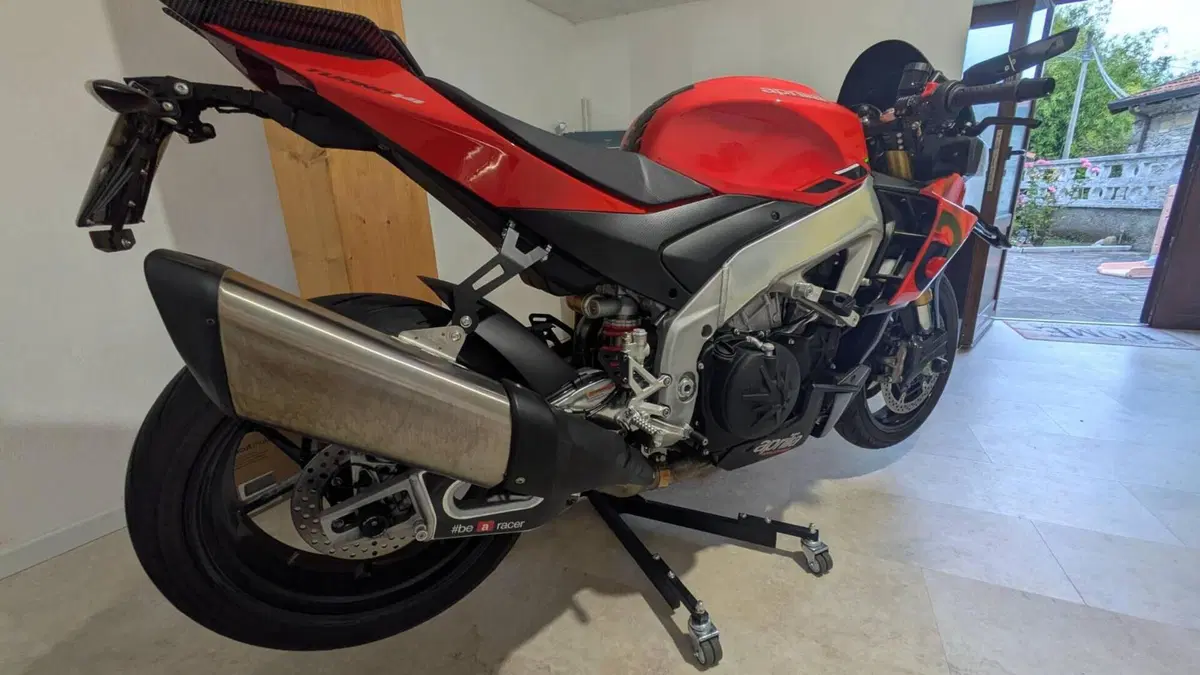 Aprilia Tuono V4 (2021 - 24)  (6)