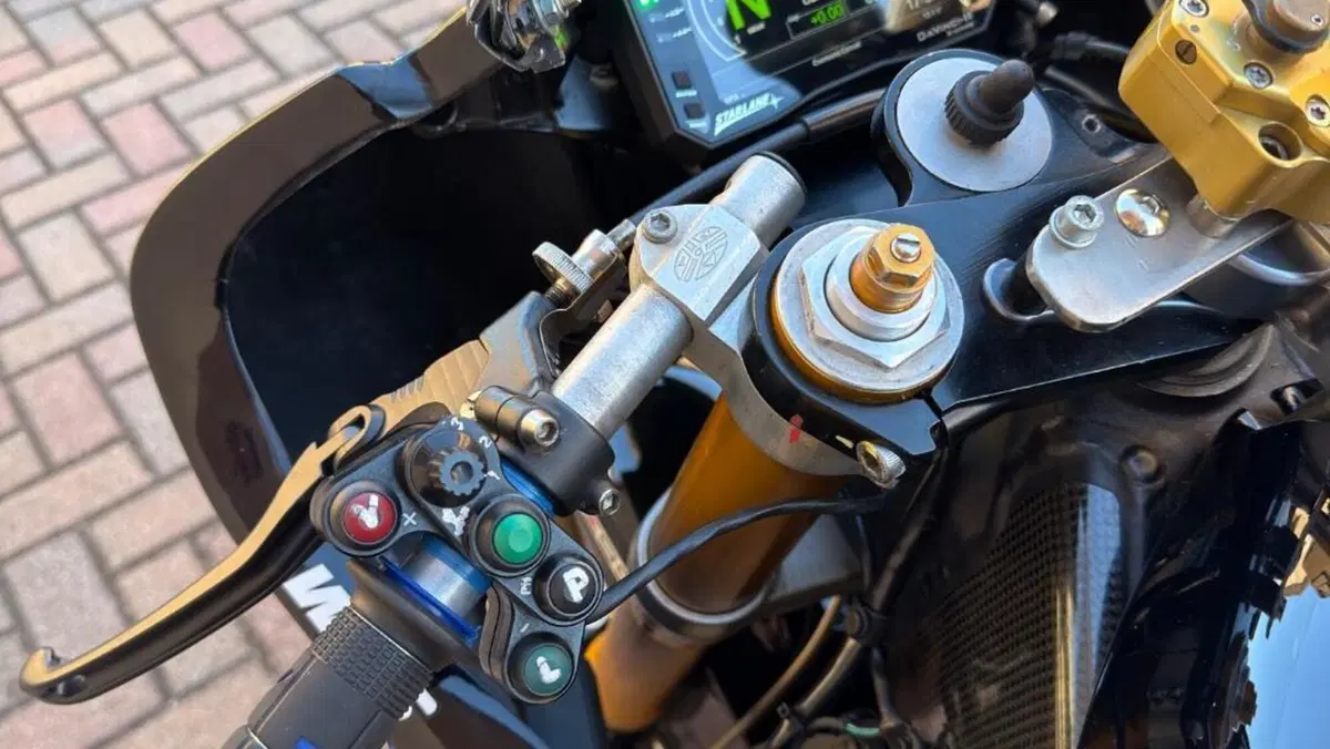Yamaha YZF R6 (2008 - 09)  (4)
