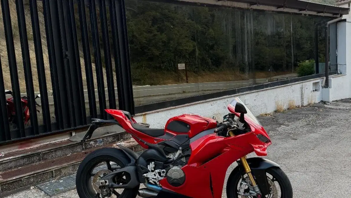 Ducati Panigale V4 S (2025 - 26)  (2)