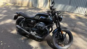 Moto Guzzi V7 Stone (2021 - 24)  (2)