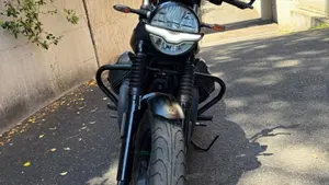 Moto Guzzi V7 Stone (2021 - 24)  (3)