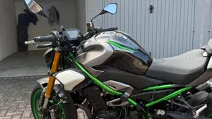 Kawasaki Z 900 SE (2025 - 27)  (9)
