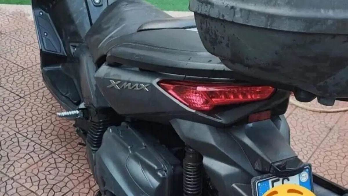 Yamaha X-Max 400 ABS (2013 - 16)  (2)