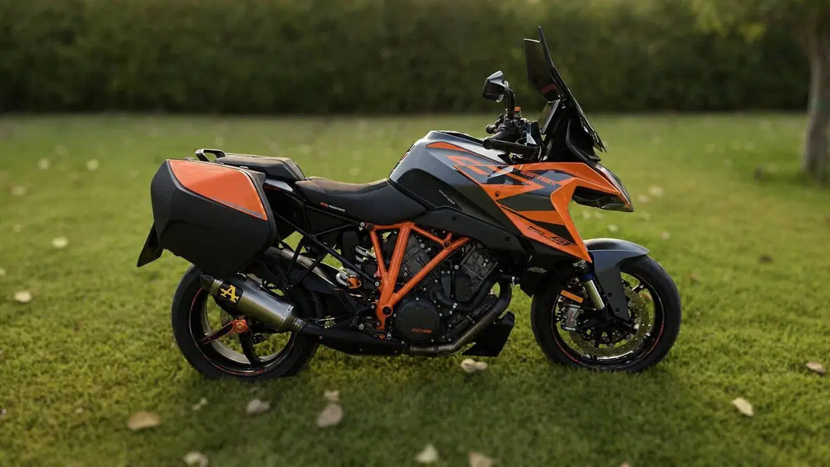 KTM 1290 Super Duke GT (2021 - 25)  (4)